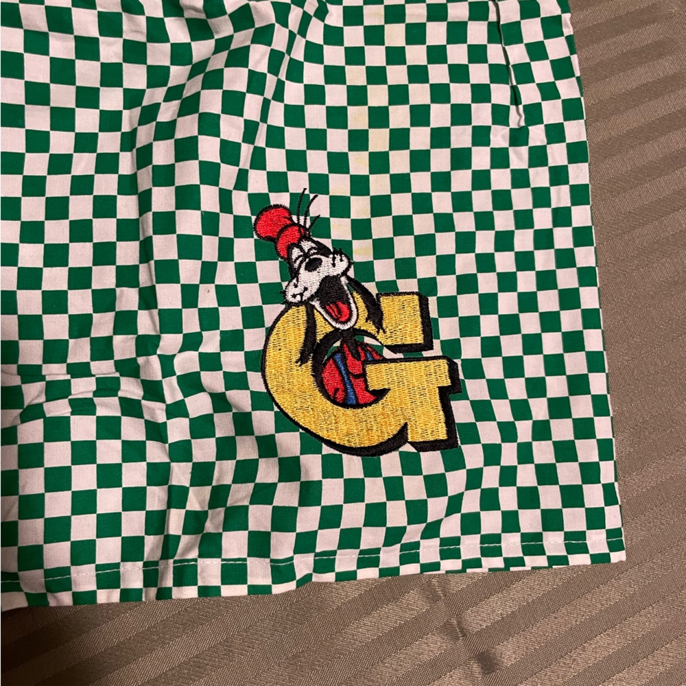 Vintage Disney Green Goofy Checkered Boxer Style Shorts - Picture 2 of 4